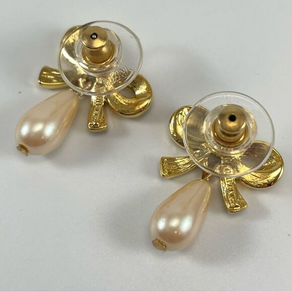 Vintage Trifari Bow Tie Faux Pearl Earrings Dangle Holiday Elegant Enamel - Picture 3 of 6